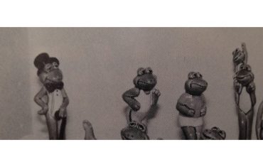 July-September 1985: Ceramic frogs