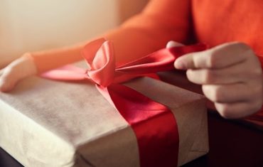 Aussies to spend $415 million on gifts this Valentine’s Day